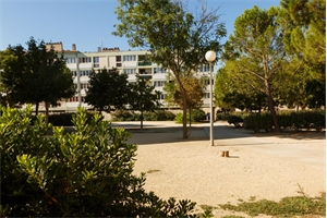 appartement ancien à la location -   84300  CAVAILLON, surface 84 m2 location appartement ancien - UBI473731085
